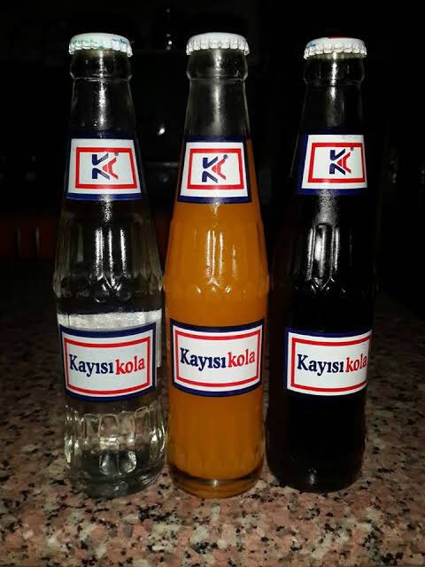 nocontextmlt's tweet photo. İçinde kayısı yok, kola değil ama Malatya’da bunlar önemsiz detaylar... https://t.co/TEMWwmY1pu