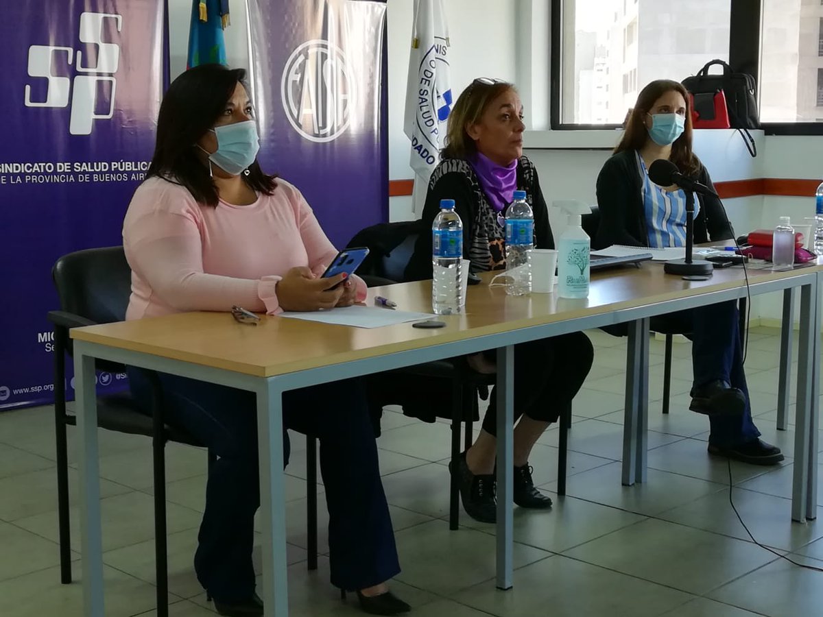 SindicatoDSalud's tweet photo. #Hoy en el @InstitutodelSSP @NovionClaudia @ASantillan81 Roxana Rivelli y Melina Baldoni en la quinta clase del Curso de SAMO Nivel I 
📝Nomenclador HPGD Consultorio
#capacitandoelpresente📚
#PensandoEnElFuturo💻 https://t.co/chER1FpqeV
