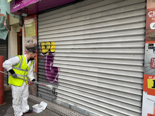 FVauglin's tweet photo. Les agents de la propreté de Paris sont en action sans relâche. Merci à tous de respecter leur travail et de respecter notre ville. La propreté est l’affaire de tous. #Paris11 https://t.co/LdmzDESbeX
