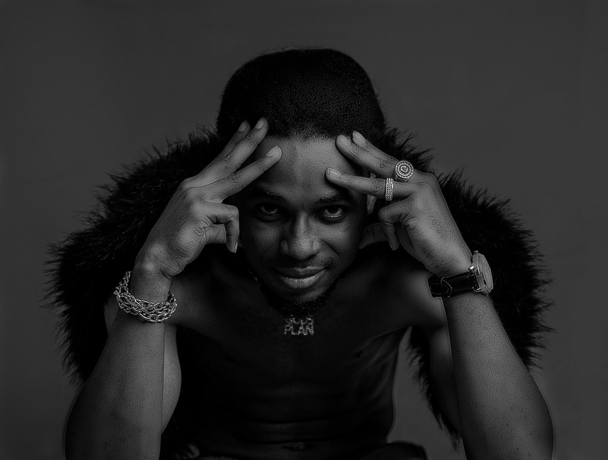 2MDeesOFFicial's tweet photo. Black is beautiful 🖤

#2MDees https://t.co/QWwupMefO0