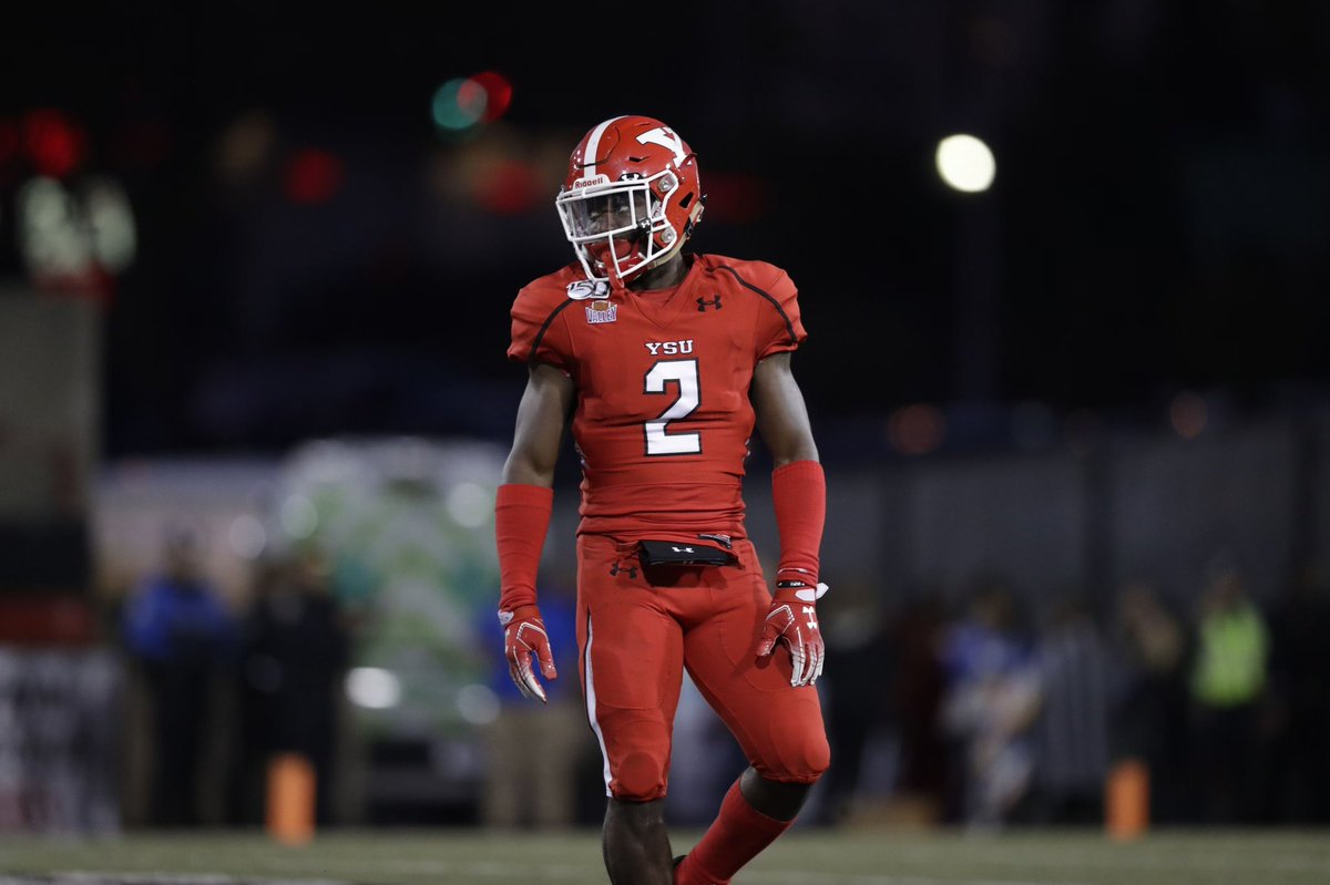 30 tkls , 5 PBU , 1 FFUM , 1 int 25 yards 
3 years of eligibility youtu.be/RGGjLbpZiuU