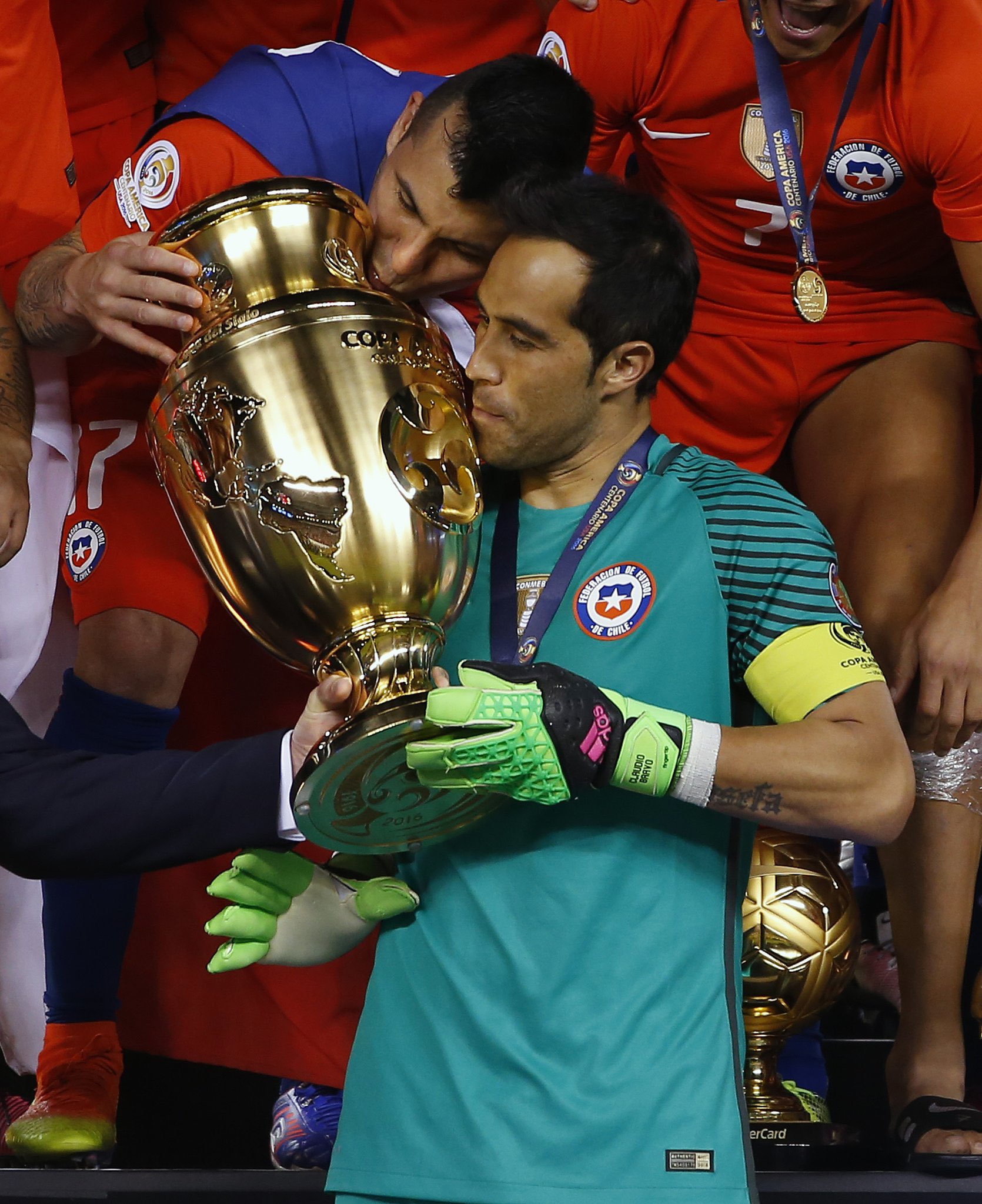 Happy Birthday Claudio Bravo   Winner of the of and Copa America    
