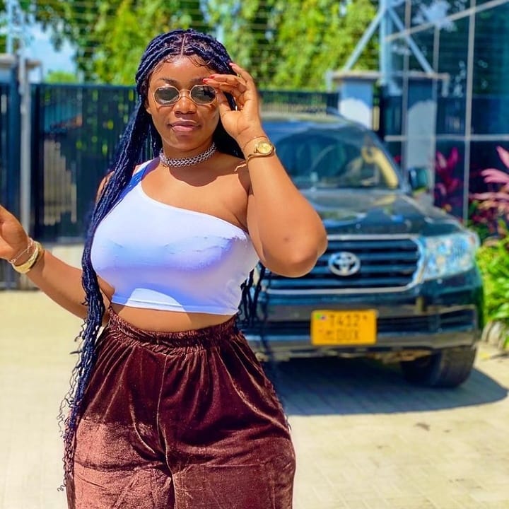 queenashmusy's tweet photo. Hey guys, have you had lunch  yet abi I should mind My business? Be Brave to reply https://t.co/siU4pt07Nb