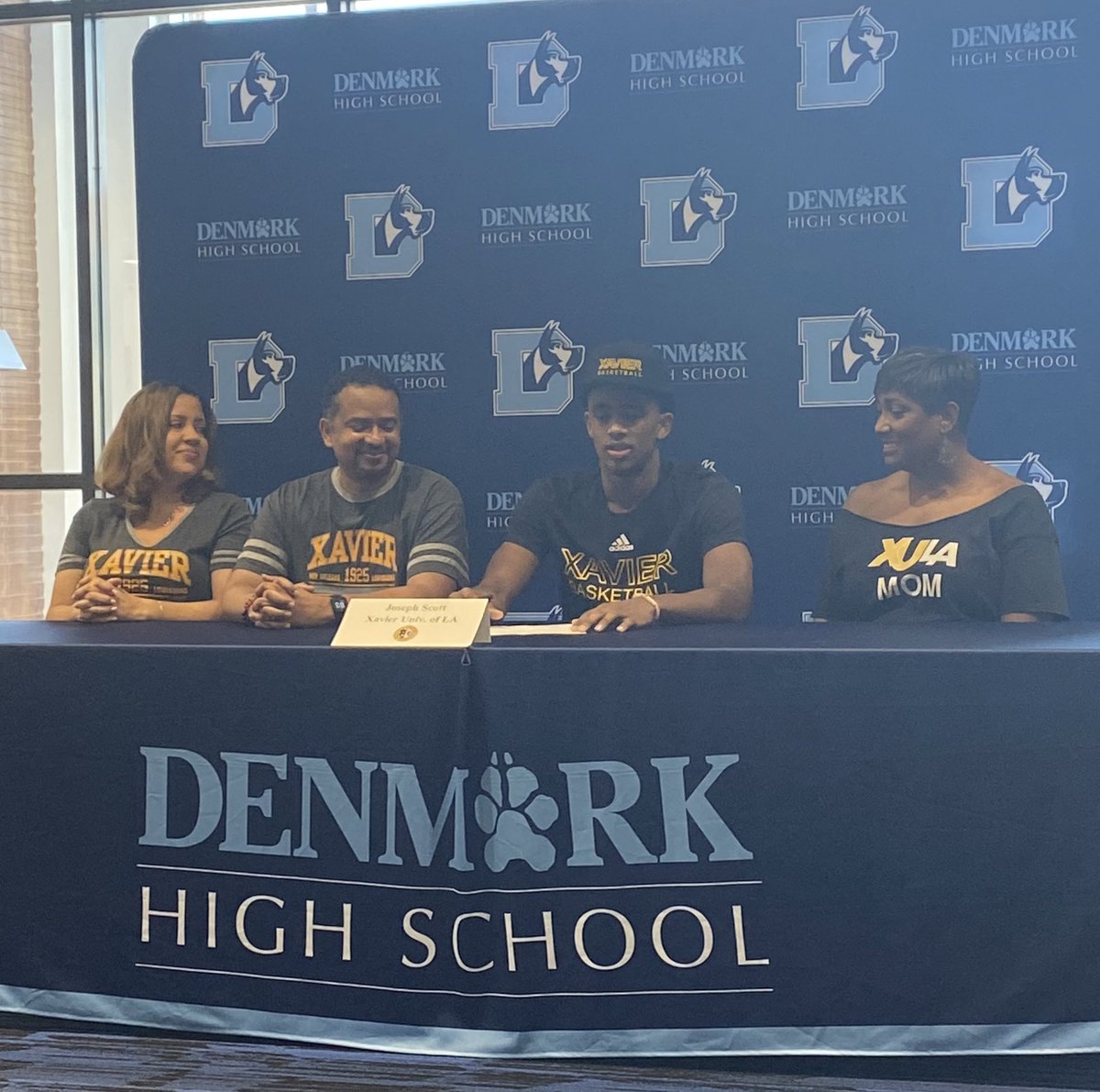 DenmarkHS_Bball's tweet image. Congratulations to @kamscott_ for signing today with Xavier University of Louisiana! What an accomplishment! @HsDenmark @ForsythSports @DenmarkHS @Relentless_Hoop @SHReport @northgareport @XUGOLDRUSH