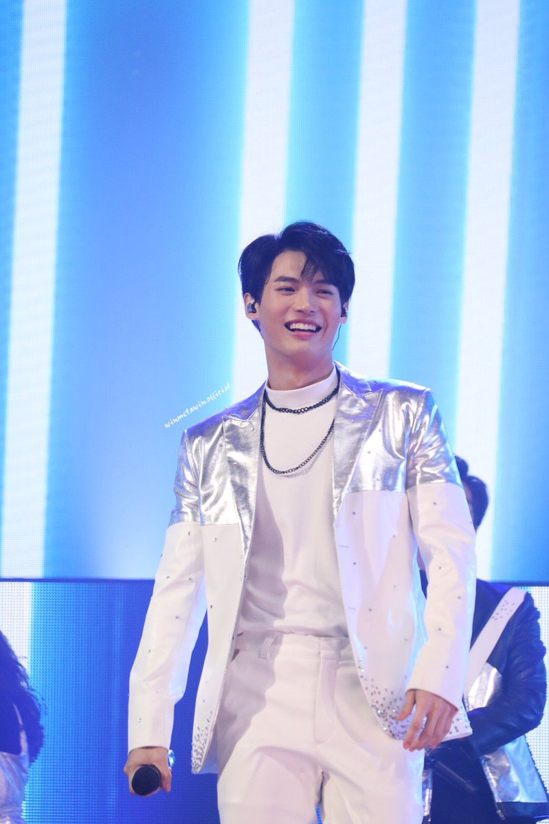 WinmetawinO's tweet photo. "จะรักฉันอย่างนี้ อย่างนี้ ตลอดไปใช่ไหม
อีกสิบปีก็ยังจะรัก ใช่หรือเปล่า"

Yes, Baby you and me will be together. 💚🐰

ซีรีส์เรื่องนี้จะยังอยู่ในความทรงจำ และเป็นเรื่องราวดี ๆ ขอบคุณที่มาเติมความสุข รอยยิ้ม ในแฟน ๆ นะคะ

-WinO-

#คั่นกูLiveOnStageD4
#winmetawin
#snowballpower https://t.co/72tKZzTZQM