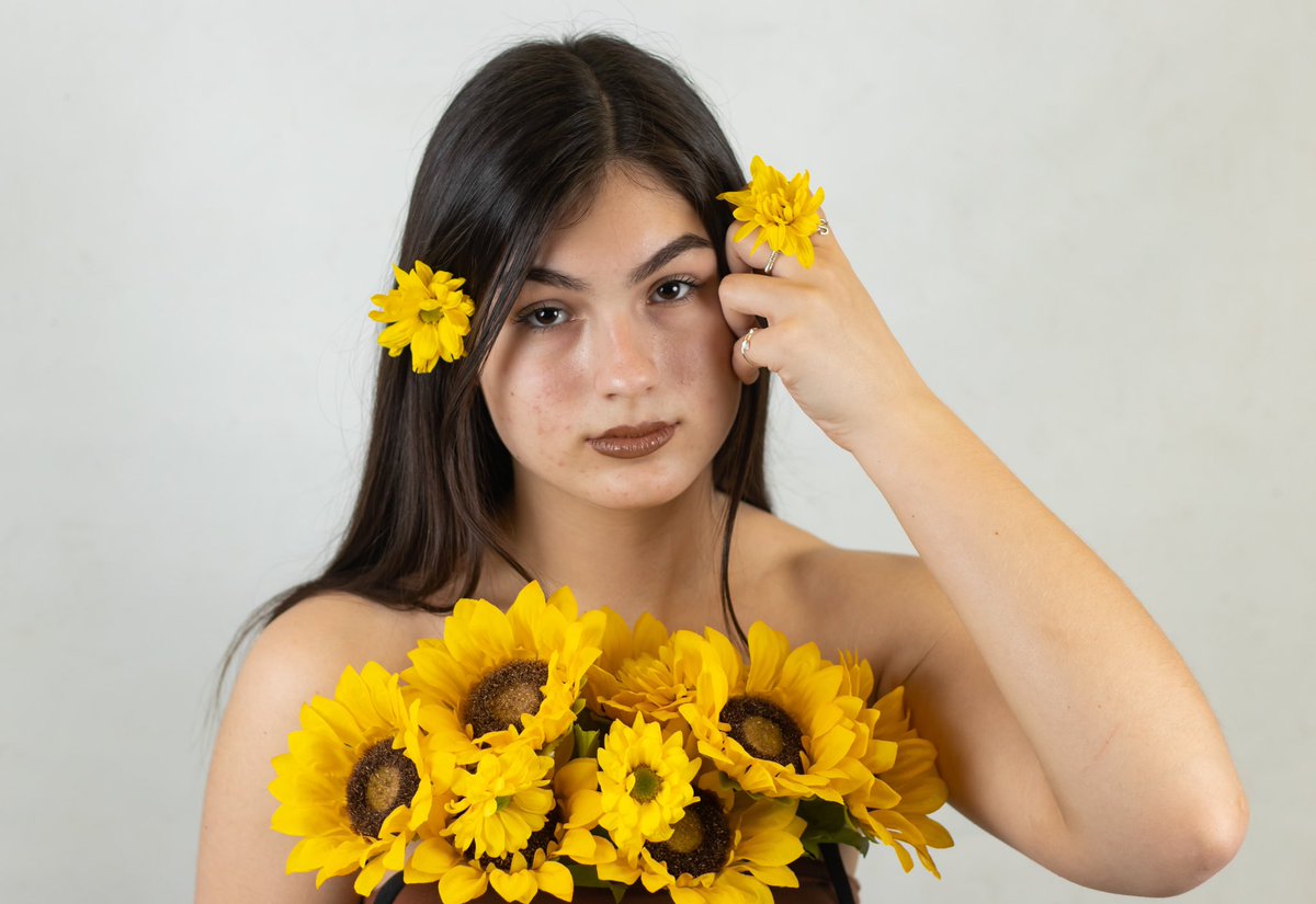 ATPI's tweet photo. HONORABLE MENTION: Abby Bunch, Texas HS (Clint Smith, instructor). #ATPIHelloYellow https://t.co/1vncNPia7V