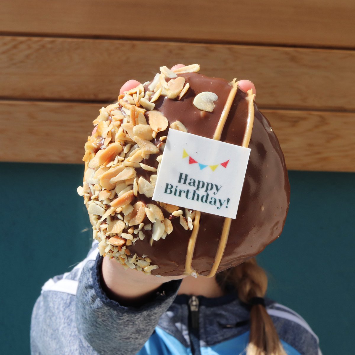 🎉The best Birthday surprise🍩
Write a custom note with your order!
Available for collection &amp; delivery 🚚 

therollingdonut.ie/orders/

.
.
.
#donut #donuts #food #foodie #chocolate #birthday #gift #giftideas #party #wfh #surprise