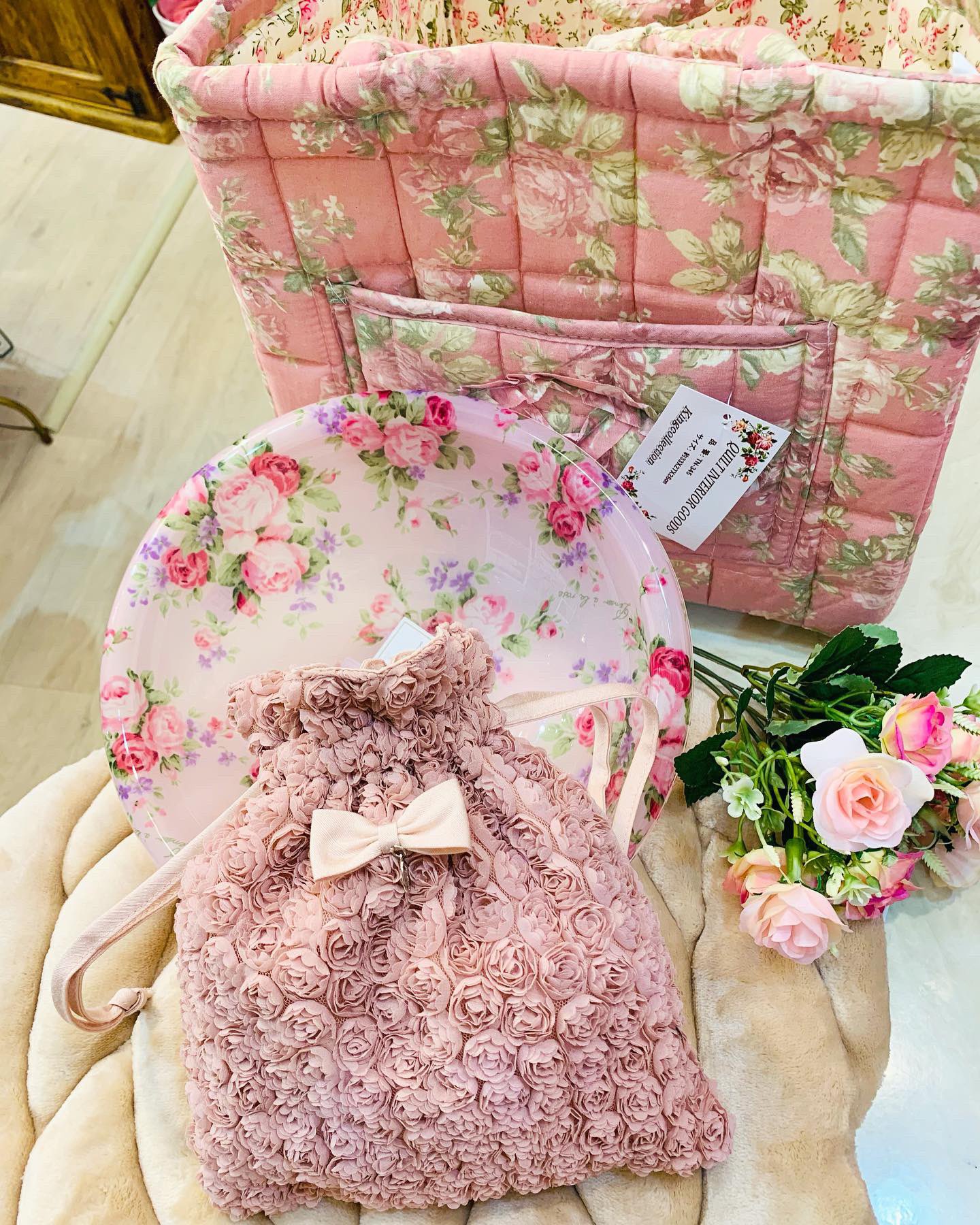 薔薇雑貨店ｈana Esute 可愛い物探しに来てね 巾着袋 薔薇雑貨 雑貨屋 可愛い雑貨屋 可愛い 部屋 ロココ調 Hanaesute ハナエステ 可愛い雑貨 プレゼント選び 愛知県雑貨屋 稲沢市雑貨屋 名古屋市 一宮市 清須市 稲沢市 ピンクの