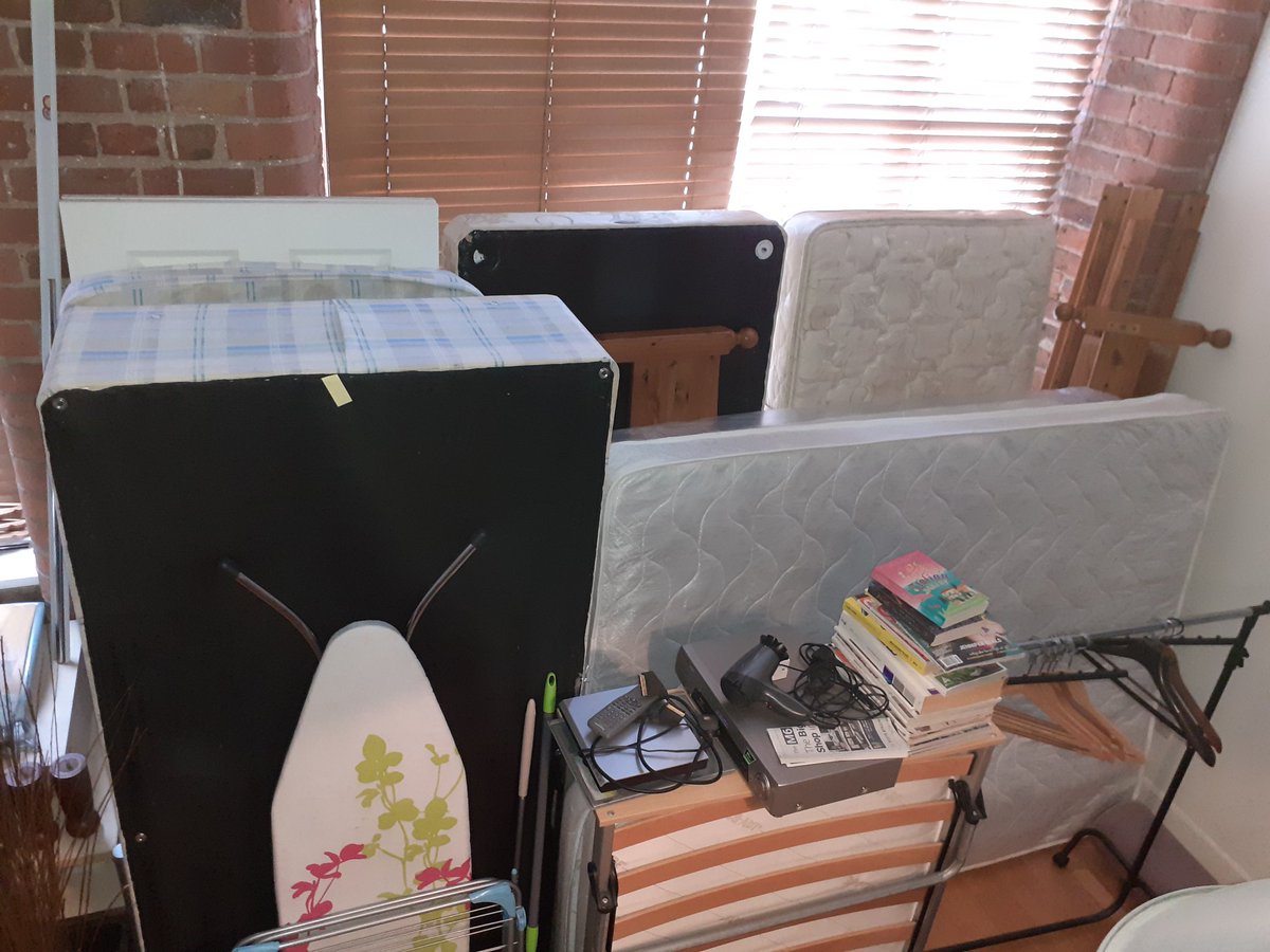 We've had a clear out, getting properties ready to refit for new guests and delighted to be able to #donate to @AgeUKCE <a href="/age_uk/">Age UK</a>
#communityspirit #communitymatters #recycle #giveback