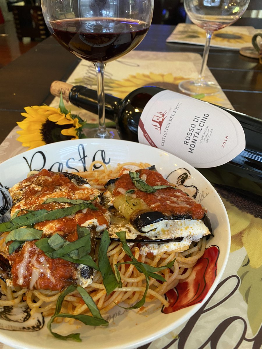 Rosso di Montalcino & my Eggplant Rollatini will have you salivating! Grab a bib 😋! Please, read more! 🔽 @CastiglionBosco #rossodimontalcino

instagram.com/p/CNnAqmdruv0/…