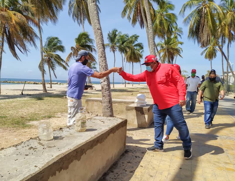 FranciscoGpsuv's tweet photo. #GobiernoDeCalle #VictoriaPopularRebelde Me encuentro junto a los Concejales de la Patria inspeccionando los trabajos del Bulevar Turístico y Cultural "Ciudad de Porlamar", espacio que pronto disfrutarán las familias porlamarenses y quienes nos visiten @MVzlaBella @PartidoPSUV https://t.co/ADxdygi5Sh