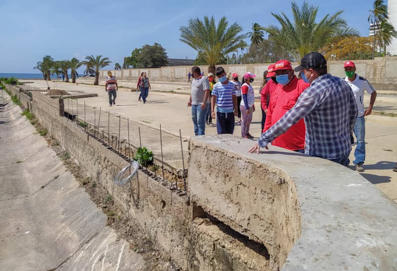 FranciscoGpsuv's tweet photo. #GobiernoDeCalle #VictoriaPopularRebelde Me encuentro junto a los Concejales de la Patria inspeccionando los trabajos del Bulevar Turístico y Cultural "Ciudad de Porlamar", espacio que pronto disfrutarán las familias porlamarenses y quienes nos visiten @MVzlaBella @PartidoPSUV https://t.co/ADxdygi5Sh