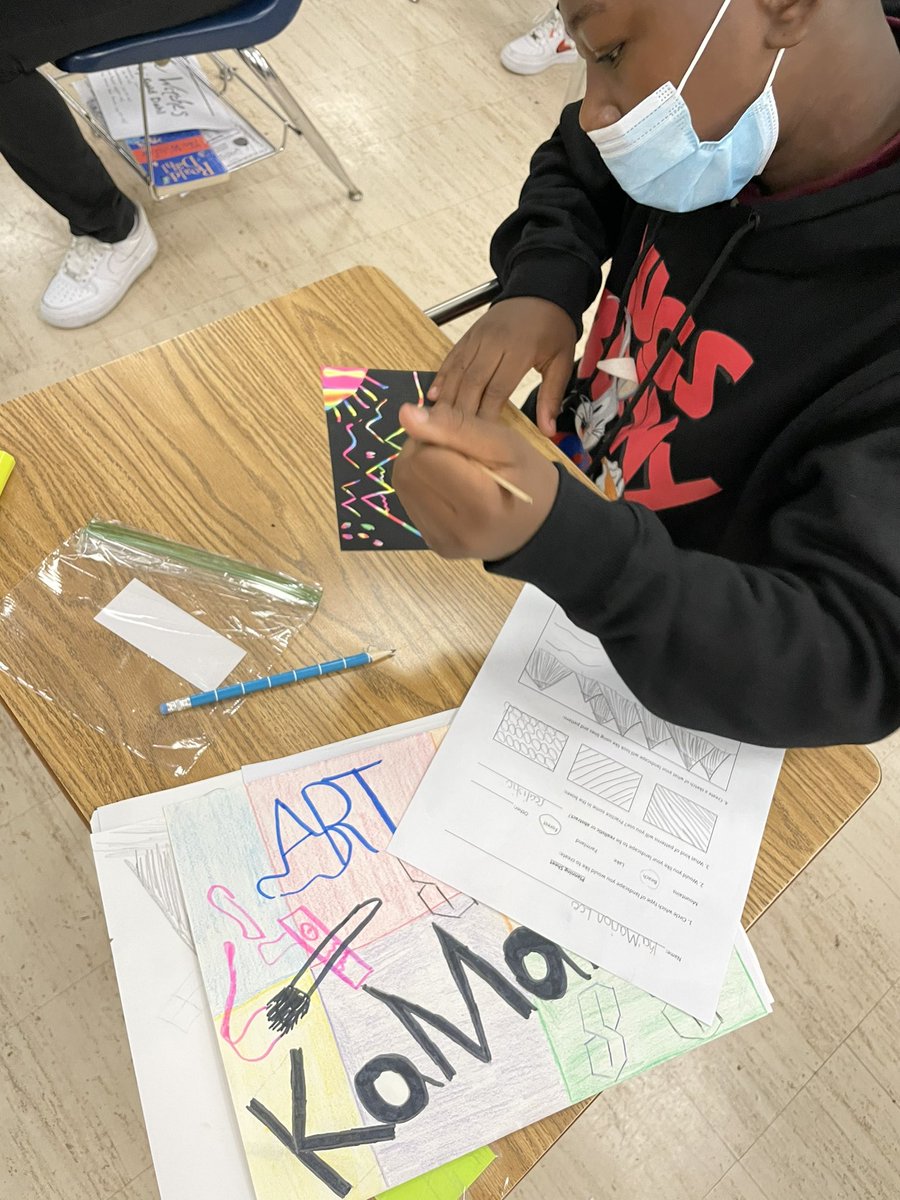 KayGray396's tweet photo. Hard at work in 603 art class today!!! @MsWindisch @JaguarsSterling https://t.co/HFMm8awy6P