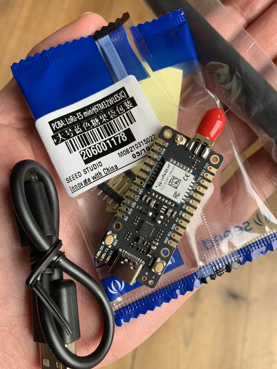 Paperino_io's tweet photo. New toy arrived today #LoRa-E5 mini board with new #stm32wl thank you @seeedstudio  ... PCB design looks nice &amp; clean ;-) Anybody already played with it? MCU and RF integrated on same silicon👍... https://t.co/xe2D9dcRXK