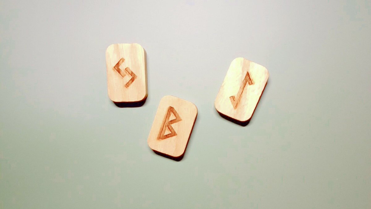 風月 ルーン占い師 3歩進んで2歩下がっても1歩は進んでいる 三日坊主を一年続けたら 一年で123日くらいは続けたことになります 100日以上続けられたって スゴいことだと思いませんか これが努力を続けるコツなんです るんるんルーンの明日を楽しく生きる