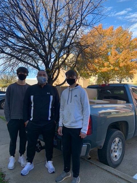 ProPlayersFndn's tweet photo. PPF's Play It Forward program with YMSL Southlake & a Spring, TX Eagle Scout have collected & donated new & gently-used sports equipment benefitting hundreds of North Texas children! #MercyStreet #eaglescout #PlayItFoward @Soles4Souls @boyscouts @YMSLSouthlake @YMSL https://t.co/xiWUozBvsv