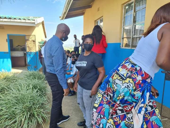 LinzwaS's tweet photo. We are our here at Masakhane High School with BB Bakeries Vodacom, Izithunywa, @Winter warrios of the Zululand Yacht Club, Sibongile Organistion, DICE Zululand Observerand Sne Zungu for  Vodacom e-school and Linzwa financial wellness roll out.
#WeCare2021 https://t.co/ovpXyf5pev