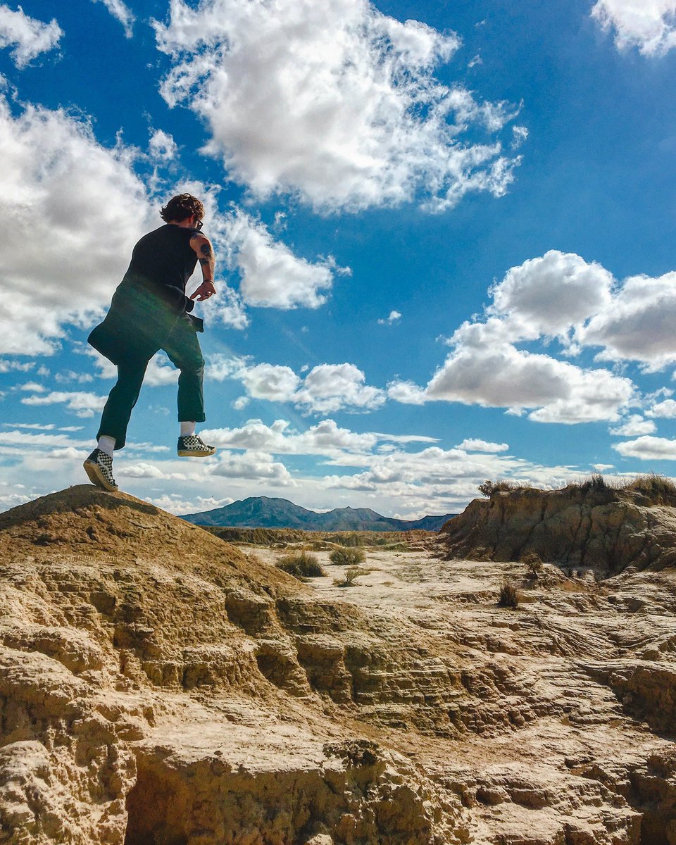 "Its like being teleported directly into a western movie. I really recommend to visit this place as in 50 years the mountains in this area will be vanished by nature itselves."
Jumper:@robinbucky
#Globejumpers #Keepjumping
