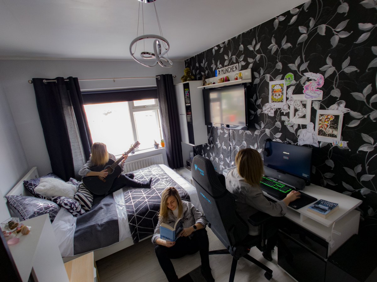 MTU_Crawford's tweet image. Congratulations to Xhan Angeles from our course in  BA Creative Digital Media on winning the 'Creative in Challenging Times' prize in MTU MOMENTS Photo and Caption Competition with 'Creative Isolation'. Great image Xhan!!