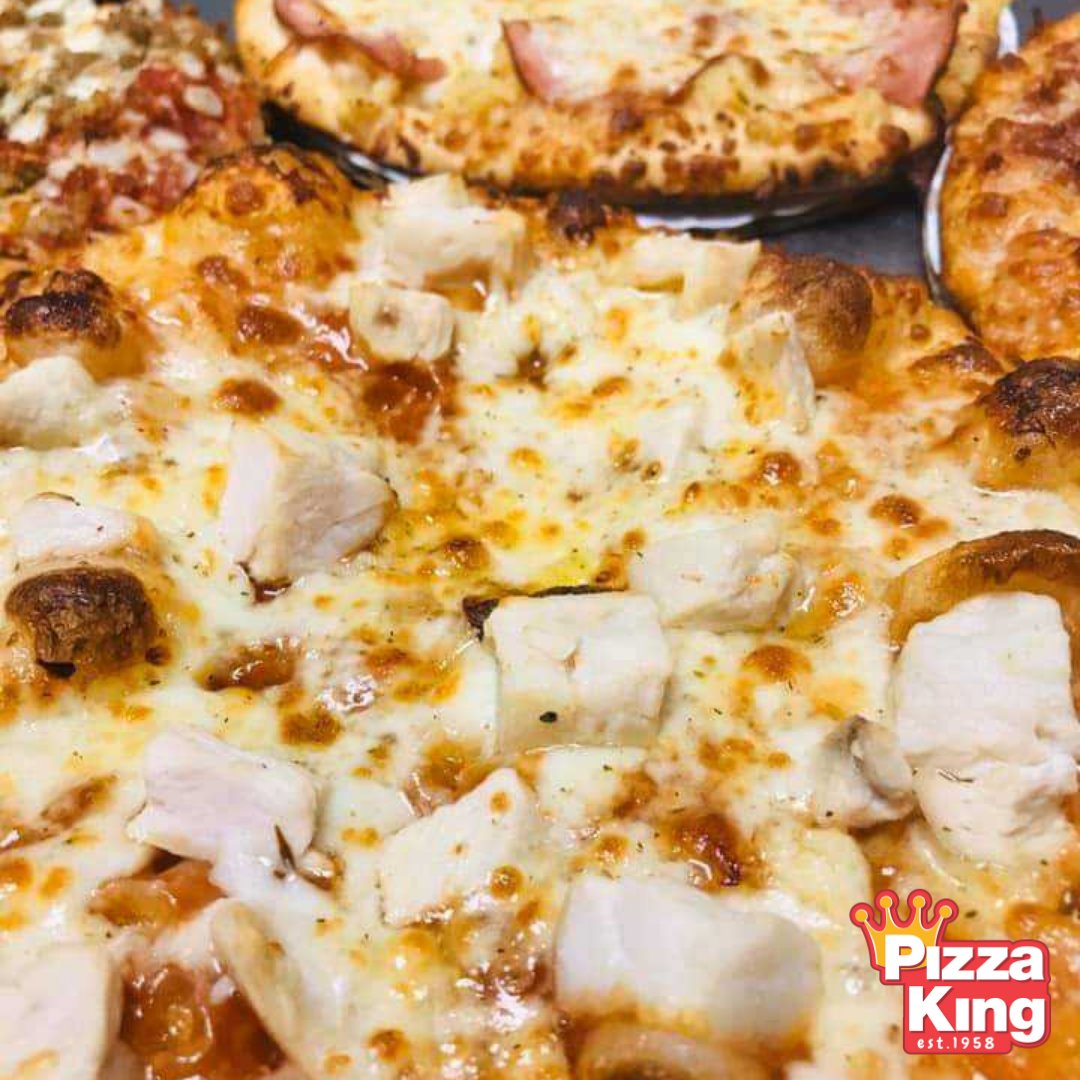 So many options to choose from, which #PizzaKing pizza is your favorite? #ilovepizzaking #pizzaholic #ringtheking #yummy