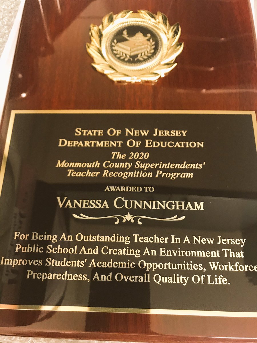 Such a nice way to return back from my maternity leave! So very appreciative of this honor 🍎