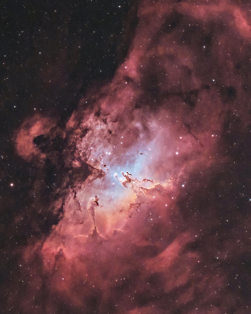 AstroBackyard's tweet photo. THEY'RE COMING... 😳

The large nebulae are coming, will you be ready?

For the Eagle Nebula shown here, I can start collecting photons at 2:30am from the backyard.

It's a tempting target on late April nights, and definitely one of the "heavy hitters" of the night sky. https://t.co/nHnpUx2rtY