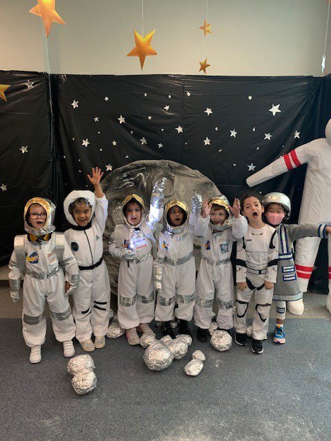 AmityADEYFS's tweet photo. Our #AmityADReception immersive trip to space was a huge success! The highlights were travelling in a rocket, exploring the space station and using telescopes to search for planets.
@AmityAbuDhabi @uaespaceagency 

#AmityADWellbeing #AmityADEnrichment #ImmersiveTrip #AweandWonder https://t.co/wUo0vEFMK0