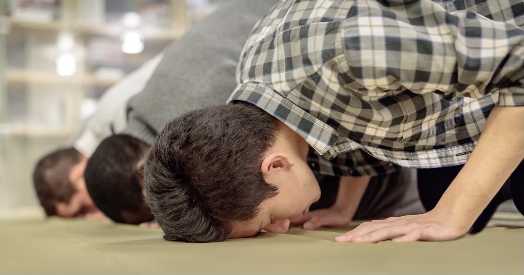 (1/3) Today, Muslims all over the world have started observing #Ramadan—a month-long holy observance of fasting, prayer, &amp; reflection. During this time, followers of #Islam show more devotion to the teachings of Islam &amp; take part in fasting.