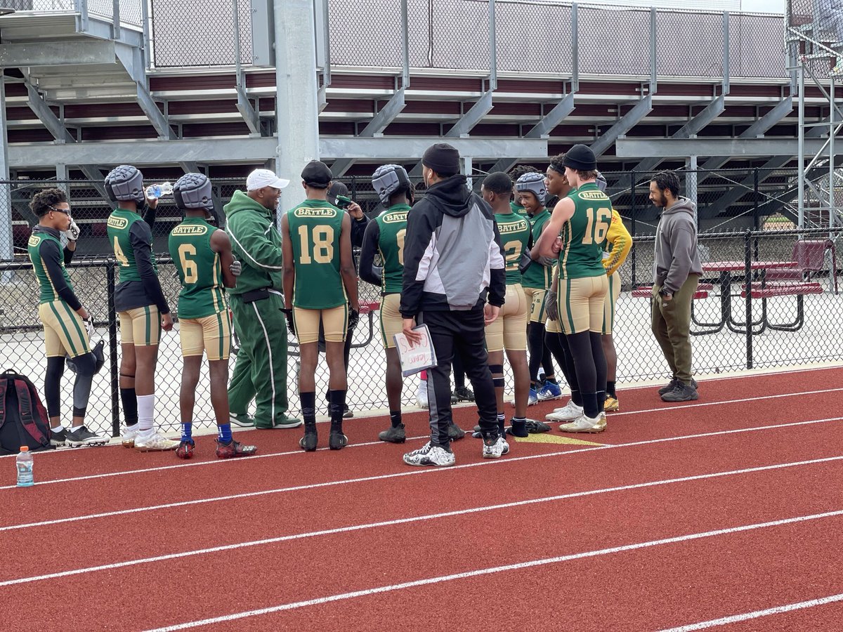TGshow317's tweet photo. Molding Young Men #TGShow #TG4L https://t.co/SgiucTw9Nk