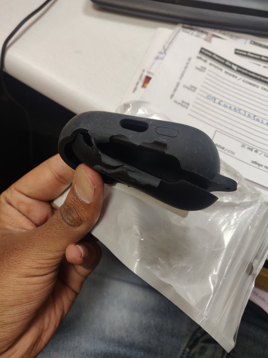 Vickyrpatel's tweet photo. @amazonIN oredered one plus buds z case cover and got this!!! A fully damaged product. https://t.co/tyuFMo2Fh8