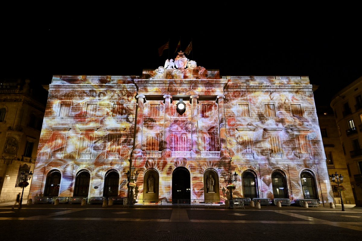 bcncultura's tweet photo. 🗣️ Amb motiu del 90è aniversari de la segona #República i dins de les activitats de 🔴🟡🟣 #PrimaveraRepublicana, demà a les 🕐 21.30 h @beteve estrenarà el mapatge commemoratiu 'Espurnes de la ciutat' d'@albagcorral i Bárbara Granados!
 
➡️ https://t.co/yN1ocA4Ica https://t.co/pPiQIae0nv