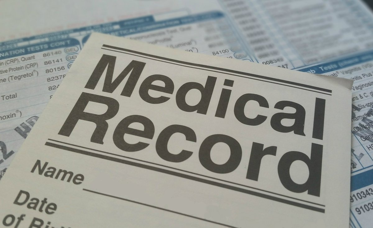 nthibodeaujarry's tweet photo. "No patient was ever saved from words written in the chart" Excellent quote heard during @drjohnm
#thisweekincardiology podcast. As medical educators, we have to encourage learners to document useful information, but to prioritize patient care over charts #MedEd #hmieducators https://t.co/UdfJt1WV5I