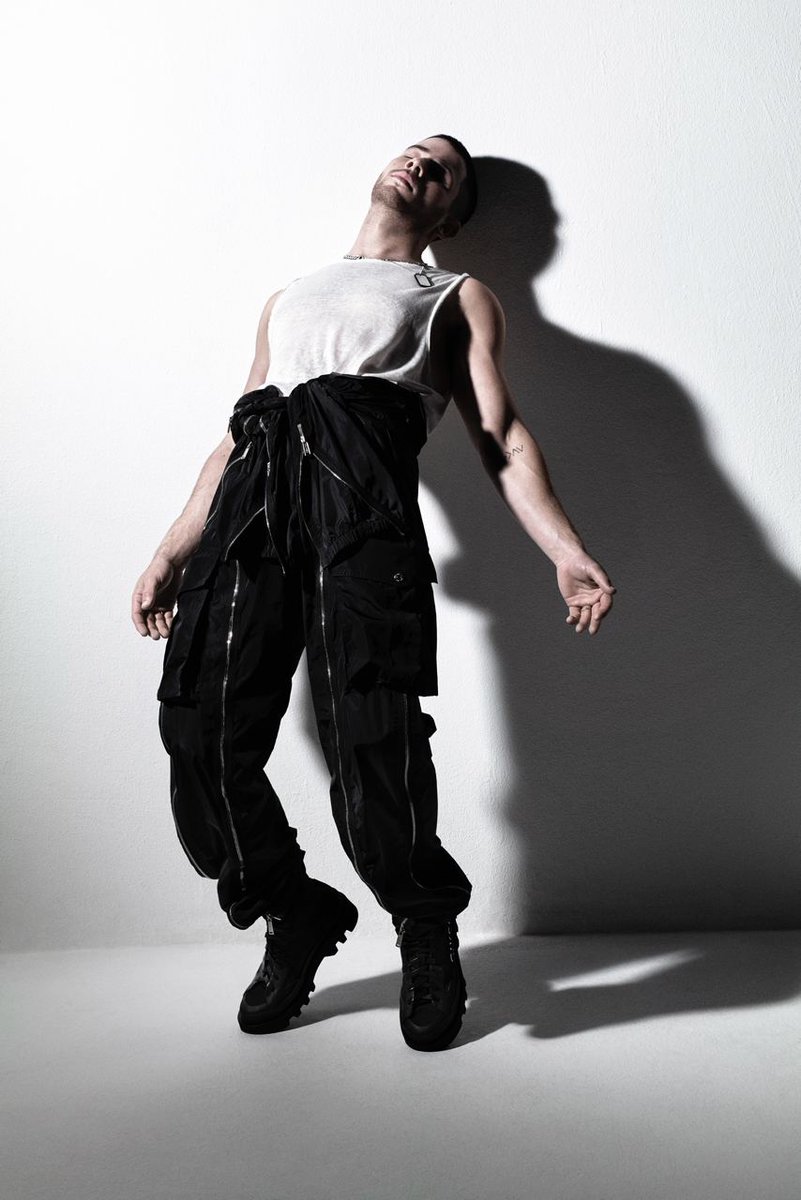 nickjonas's tweet image. 😎🚀👨‍🚀 @lofficielusa @lofficielparis @lofficielitalia