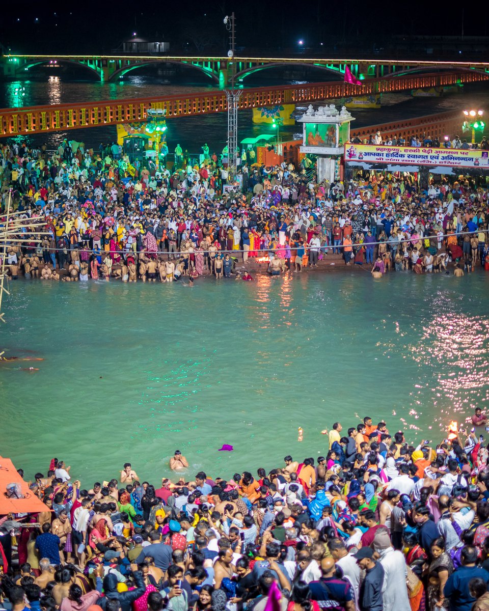 rajeshsinghh's tweet image. This is how we fight against #CoronavirusIndia #COVID19India #COVID19 #BangalElection2021 #Kumbh2021 .