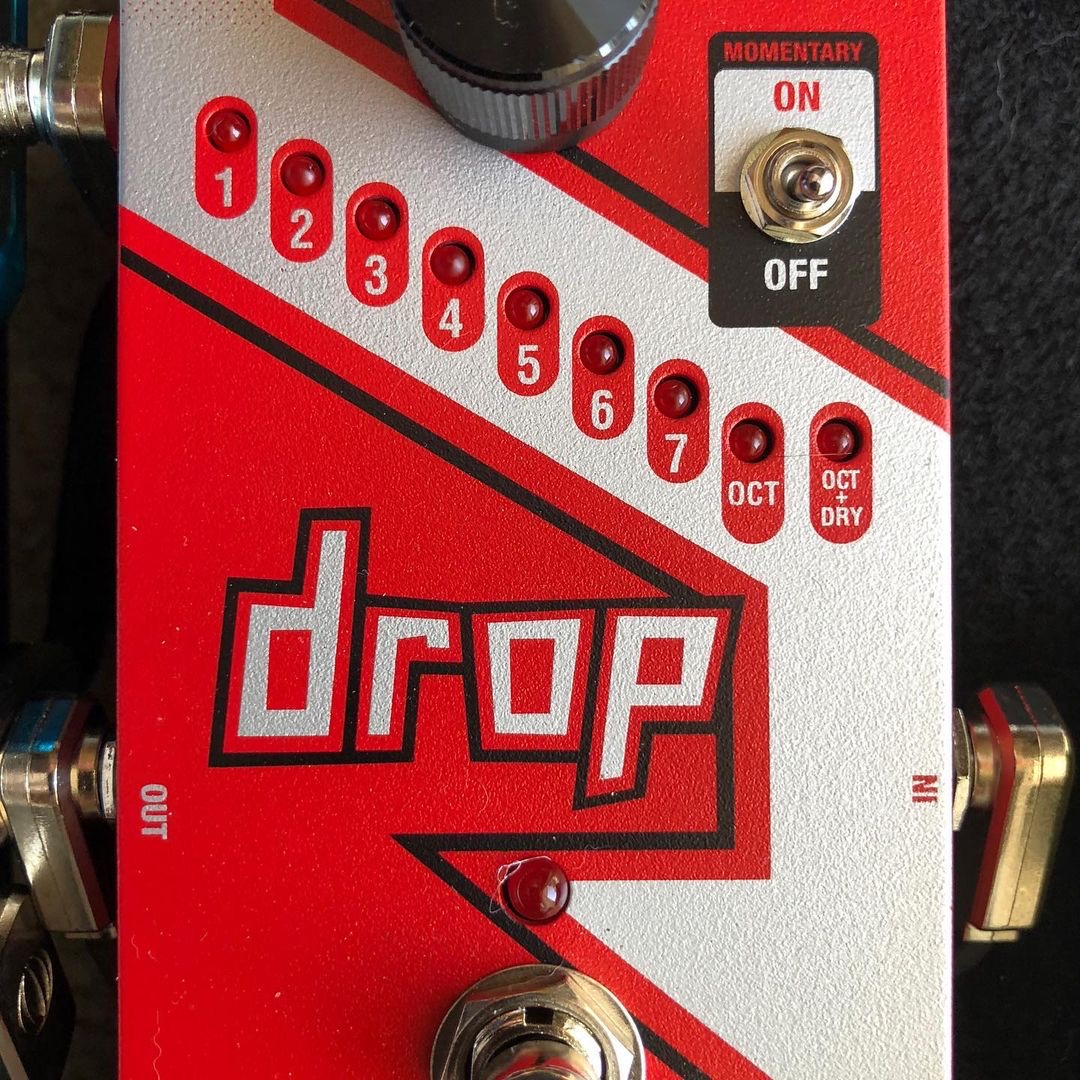 One guitar + one #DigiTech #Drop = endless possibilities! 🤘🤘 Offering nine effect settings, the Drop pedal allows you to instantly lower your tuning from one semitone down to a full octave! Thanks for sharing, IG user aslongasweremain! Learn more: bddy.me/3dfWezo