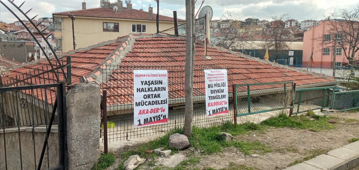 AkaderMamak's tweet photo. #Mamak 
#Tuzluçayır 
#1Mayıs'a 17 gün kala çalışmalarımız devam ediyor.

Çalışırken ölmediğimiz, alınterimizin karşılığını aldığımız, çocuklarımızın gözünün içe mahcup bakmadığımız insanca bir yaşam için #1Mayıs'ta sokaklarda olacağız! 
Hergün 1 Mayıs Hergün Kavga! https://t.co/6e6GbIEbMc