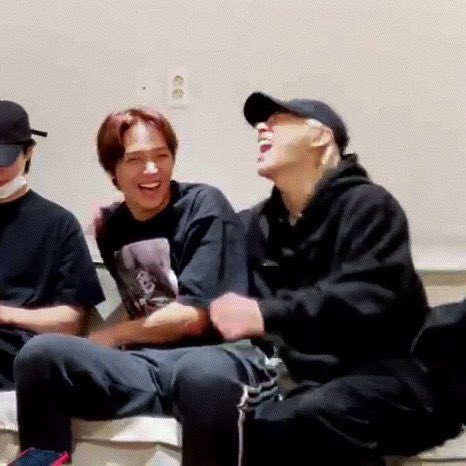 nctxrps's tweet photo. 동런 https://t.co/FO98t1dX4X
