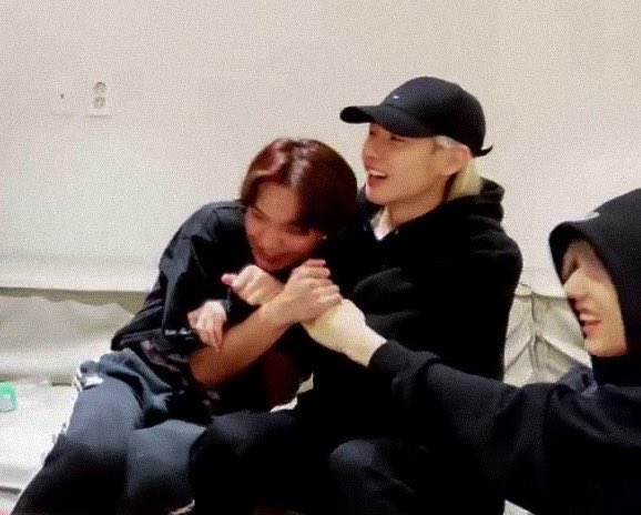 nctxrps's tweet photo. 동런 https://t.co/eHyuMYCGTF
