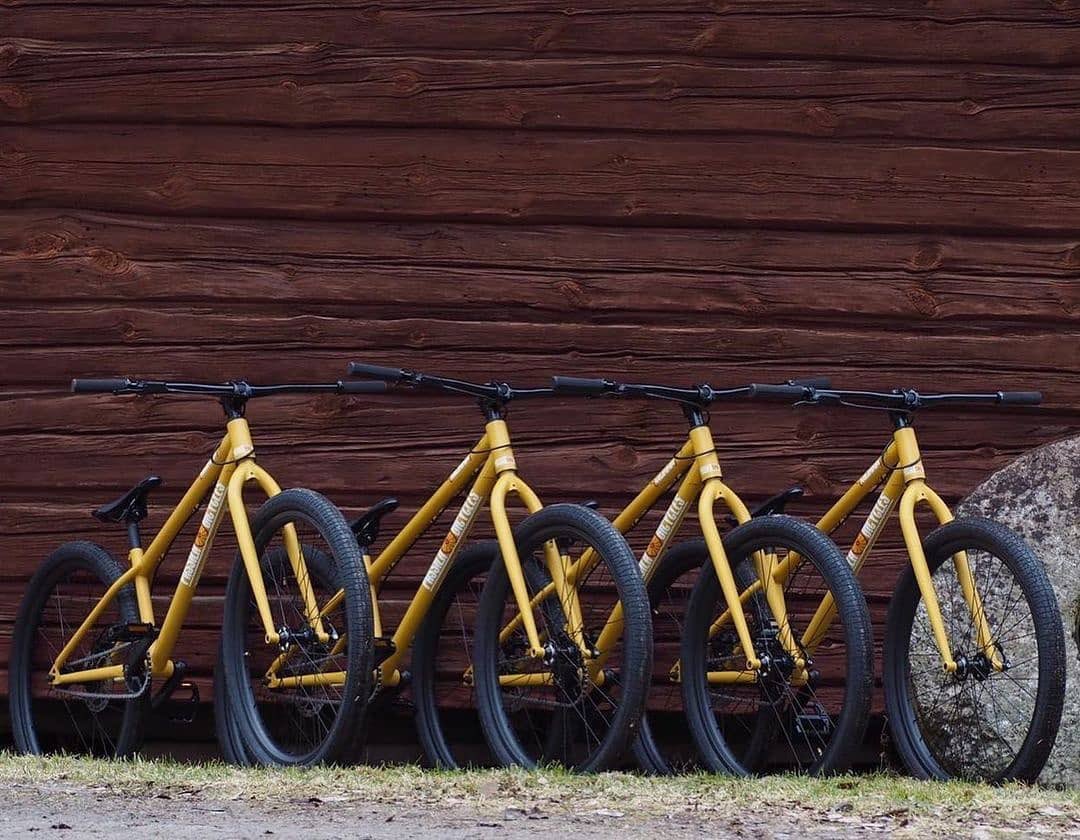 steelisrealmtb's tweet image. I know it&apos;s not a Mountainbike but these are 🔥🔥🔥 

Mukka pump track bikes in store now. Sizes for juniors and  adults. 649 € for a complete bike at passilabicycles .com
#pumptrack #pumptracks #pumptrackbike #steelisreal #steelisrealmtb #dirtjump #djowners #freeride