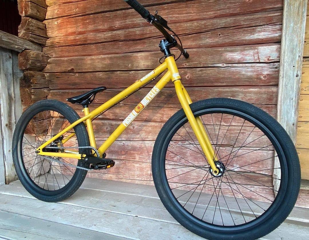 steelisrealmtb's tweet image. I know it&apos;s not a Mountainbike but these are 🔥🔥🔥 

Mukka pump track bikes in store now. Sizes for juniors and  adults. 649 € for a complete bike at passilabicycles .com
#pumptrack #pumptracks #pumptrackbike #steelisreal #steelisrealmtb #dirtjump #djowners #freeride