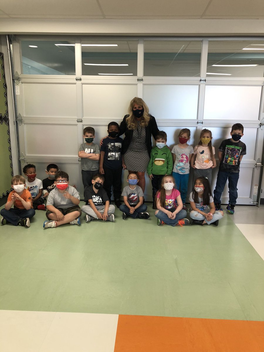 BasnettMrs's tweet photo. Thank you @BCSDWheeler for reading to my class!   They absolutely loved it! https://t.co/FelgBDMdTR