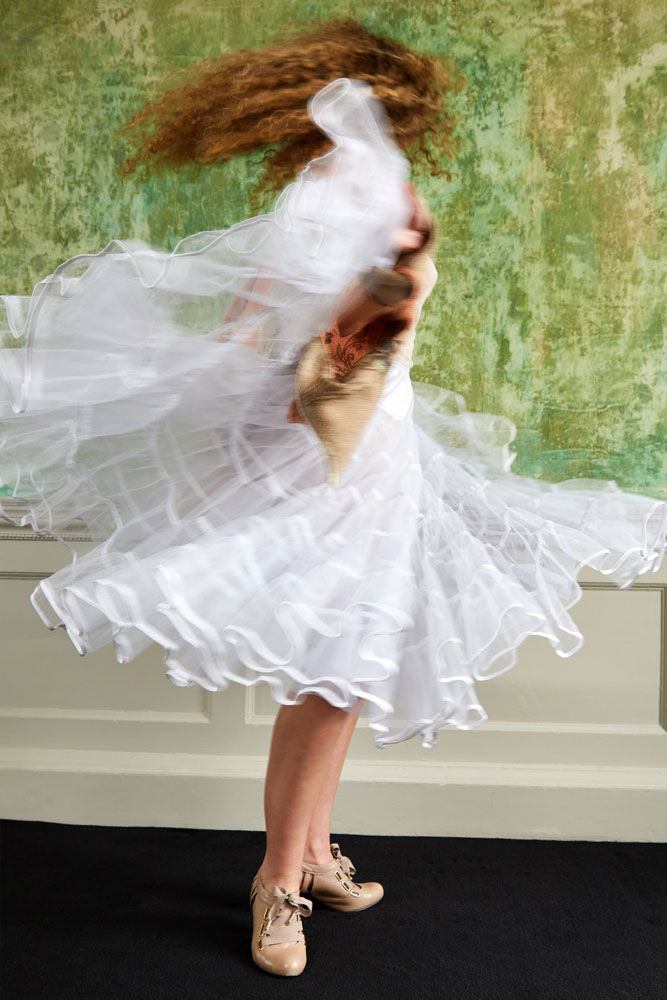 TheBathMagazine's tweet image. First up, the ballet look!

Embrace the ballet life but be practical by pairing with an over-sized cosy knit, in soft dreamy colours.

📷: Egle Vasi @monsterfulphoto
Make up: Louise Jane Makeup Artist
Modelling: @gingersnapmodels

Shop the collection at:
bit.ly/3a45XH2