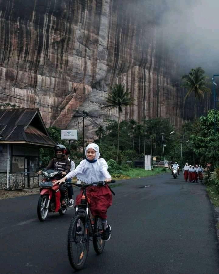bulletofmine's tweet photo. kalau gini laa kampowww org ajak gi kolumpo keluar angin je dari hidung https://t.co/db0M39CEsO