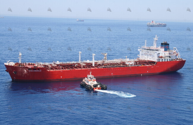 Shipguru's tweet photo. #Miggianioffshore #utilityvessel #MIGGI #supplying #sts #yokohama #feners to #tanker #KING #EMERALD #offshoreMalta - 06.07.2009 - https://t.co/nfgboxc3g3 - NO PHOTOS can be used or manipulated without our permission https://t.co/9PF0YmDeJe