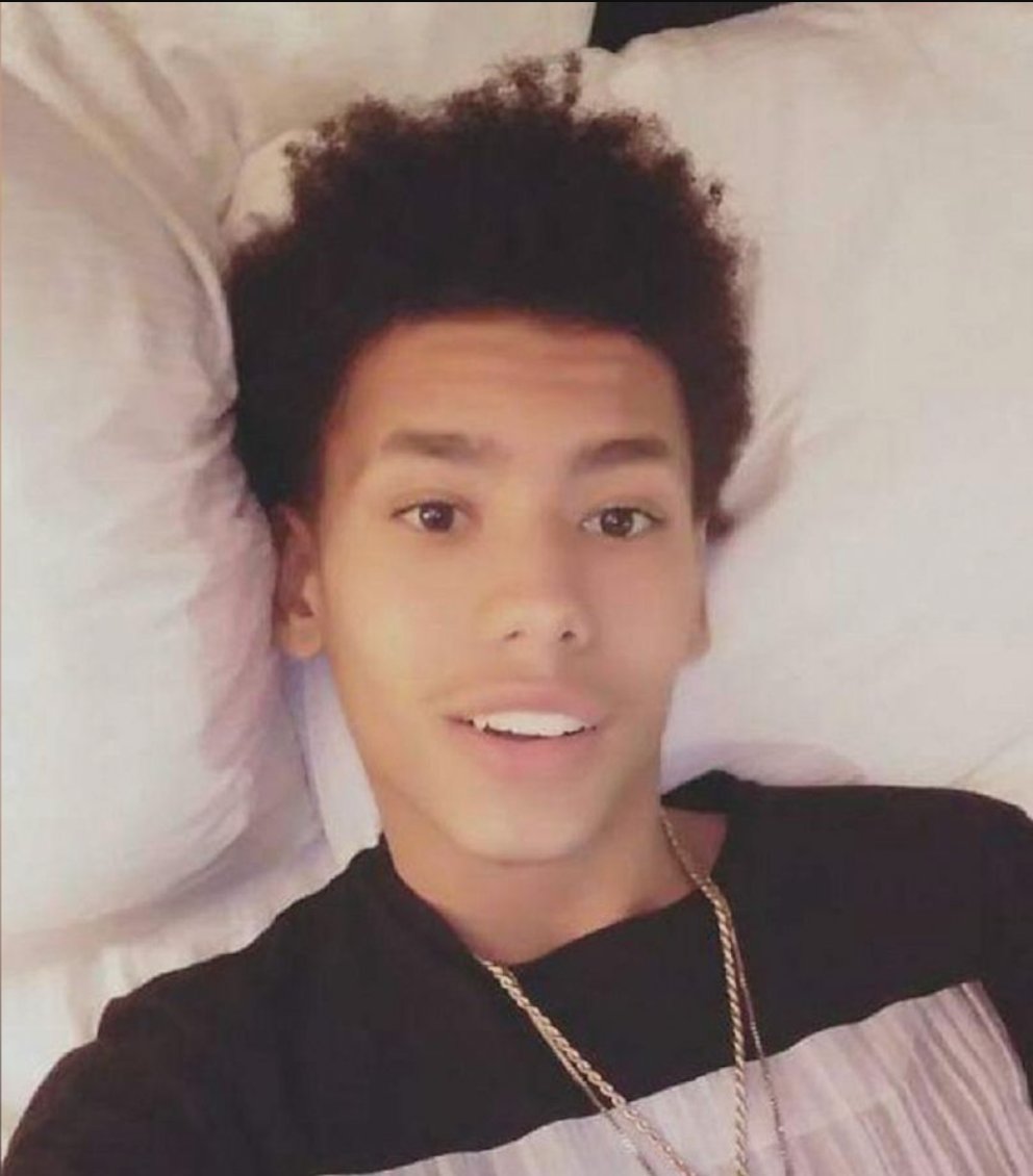 AapiMv's tweet image. During our march to stop violence against Asian Americans Pacific Islanders on Sunday, 20yr-old Daunte Wright was shot and killed by a Brooklyn Center police officer. The AAPI community cannot be silent in the face of this injustice, and we must be dedicated to #BlackLivesMatter