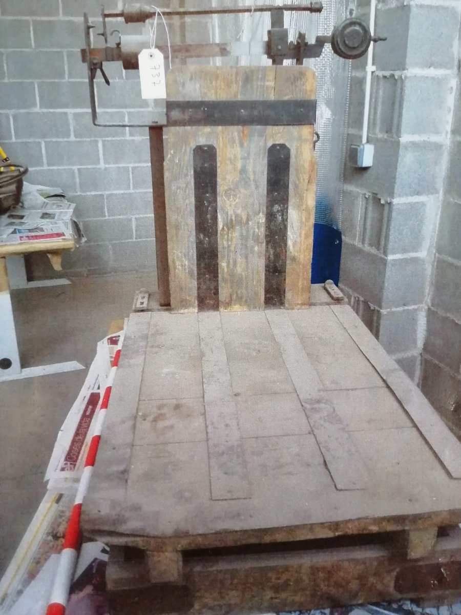 museudelter's tweet image. Ha quedat molt bé! Bona feina! Bàscula restaurada amb l'ajuda d'un grup de @LaSalleManlleu que fan #aprenentageservei al museu. #projectefaig @caballeriacj @Fajinha @rafacuencagamiz