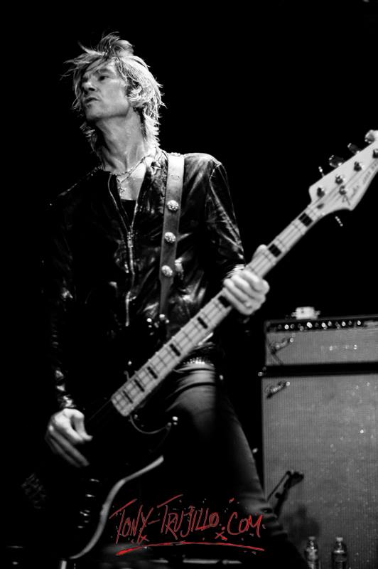 DuffMckaganArg's tweet photo. @DuffMcKagan live @WalkingPapers1 @TheWhiskyAGoGo Los Angeles, USA 🇺🇸. 11/20/14.

Tony Trujillo 📸

#DuffMcKagan #WalkingPapers #WhiskeyAgogo #LosAngeles #Ontour #Livehow #Music #Rock https://t.co/q013qrLads