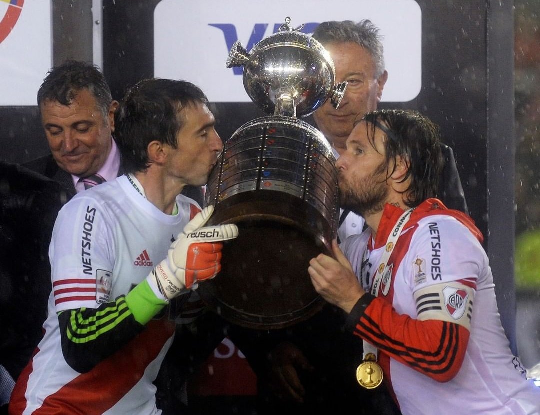 schlenkeralan's tweet photo. Feliz día internacional del beso. https://t.co/iwSsHXbJv5