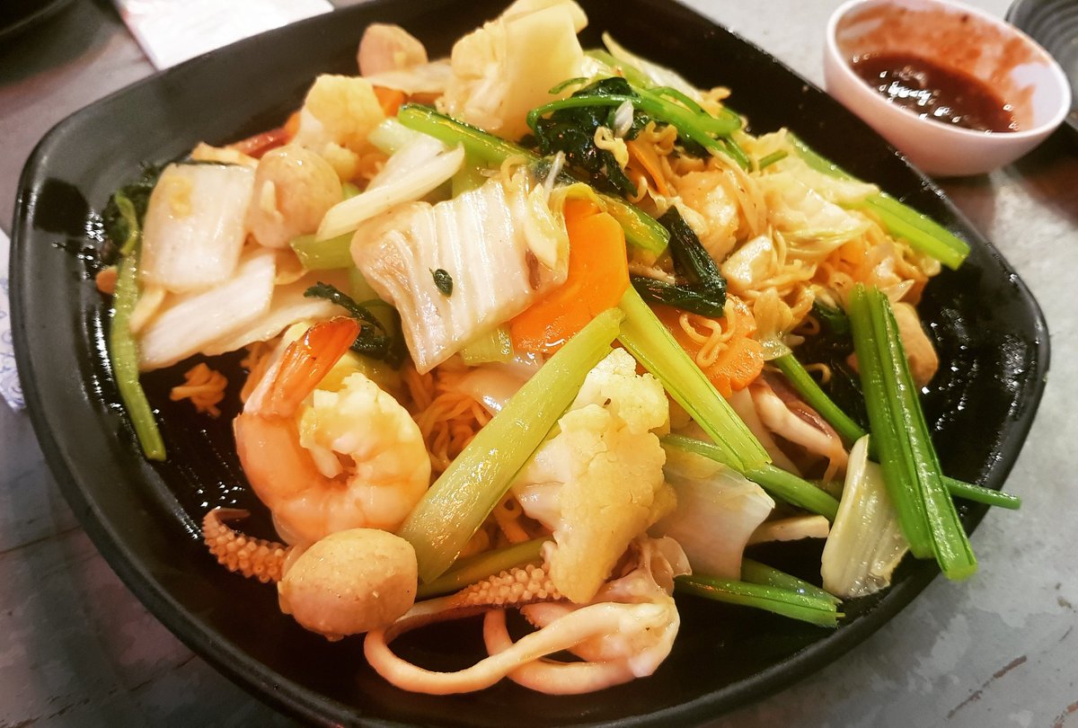 ntvblog's tweet photo. Mì xào hải sản #seafoodnoodles #seafoodnoodle #mìxàohảisản #mixaohaisan #mìhảisản #mihaisan #mìxào #mixao #ngonrẻ #cheapfoods #monngon #saigonfoodie #foodysaigon #foodsaigon #monngonsaigon #saigonfood #vietnamesefood #vietnamfoods #vietnamesefoods https://t.co/foxSfvIOfp