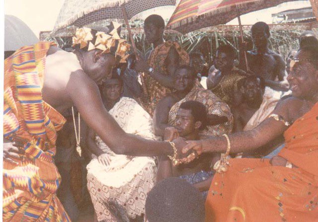 Osabarima Kena Ampaw, the Okyeman Adontenhene and Kukurantumihene greeting the crowd and the Asantehene Opoku Ware II • ca. 1980s • imknowmadic2 via <a href="/flickr/">Flickr</a>

#SiHene